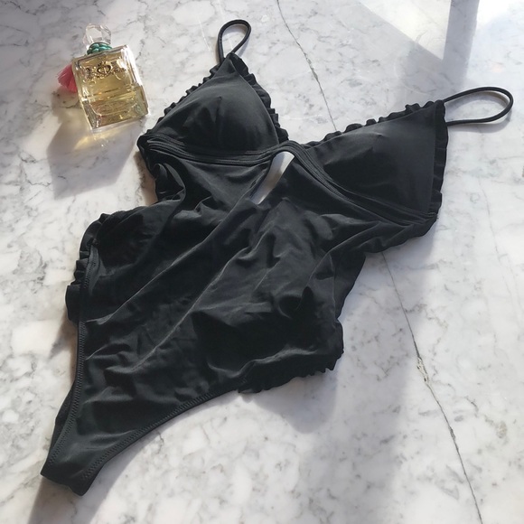 Black one piece SOLD - Picture 3 of 8